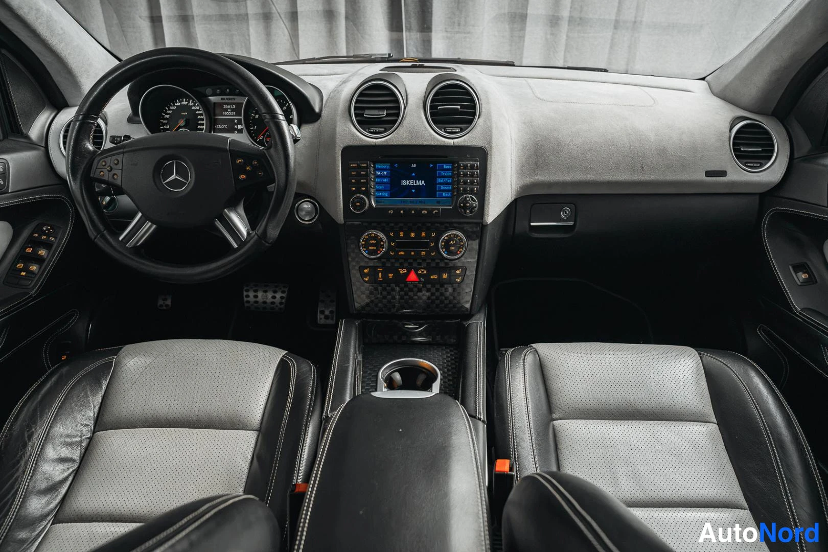 Musta Mercedes-Benz ML 63 2008, kuva 10