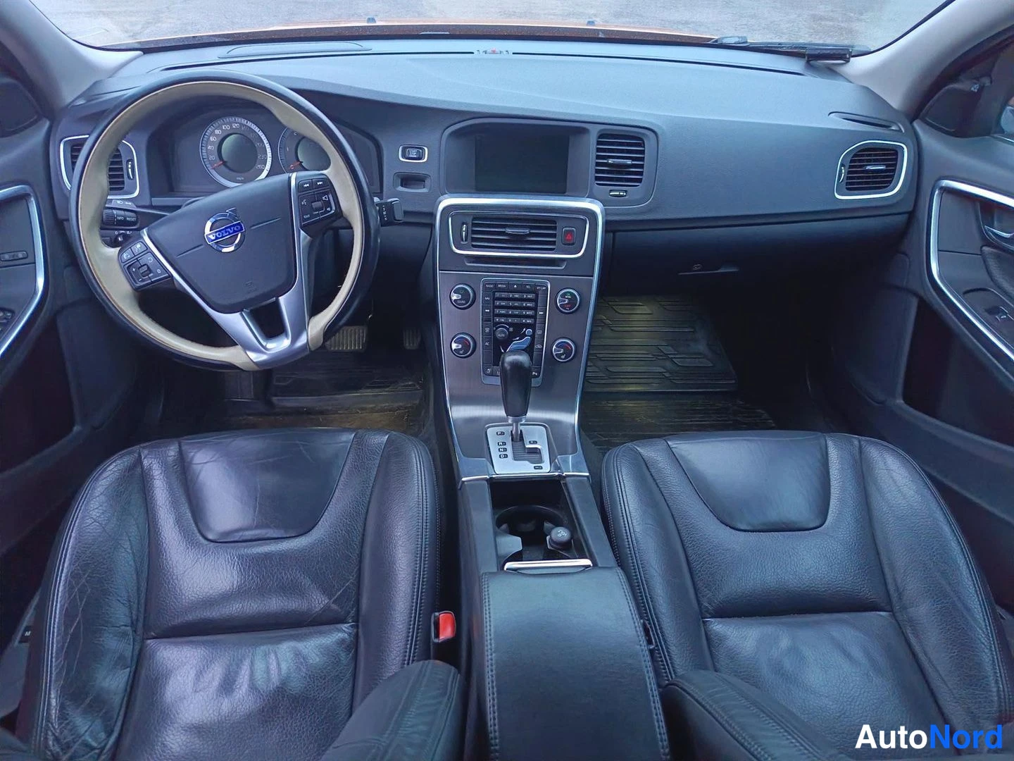 Oranssi Volvo S60 2010, kuva 9