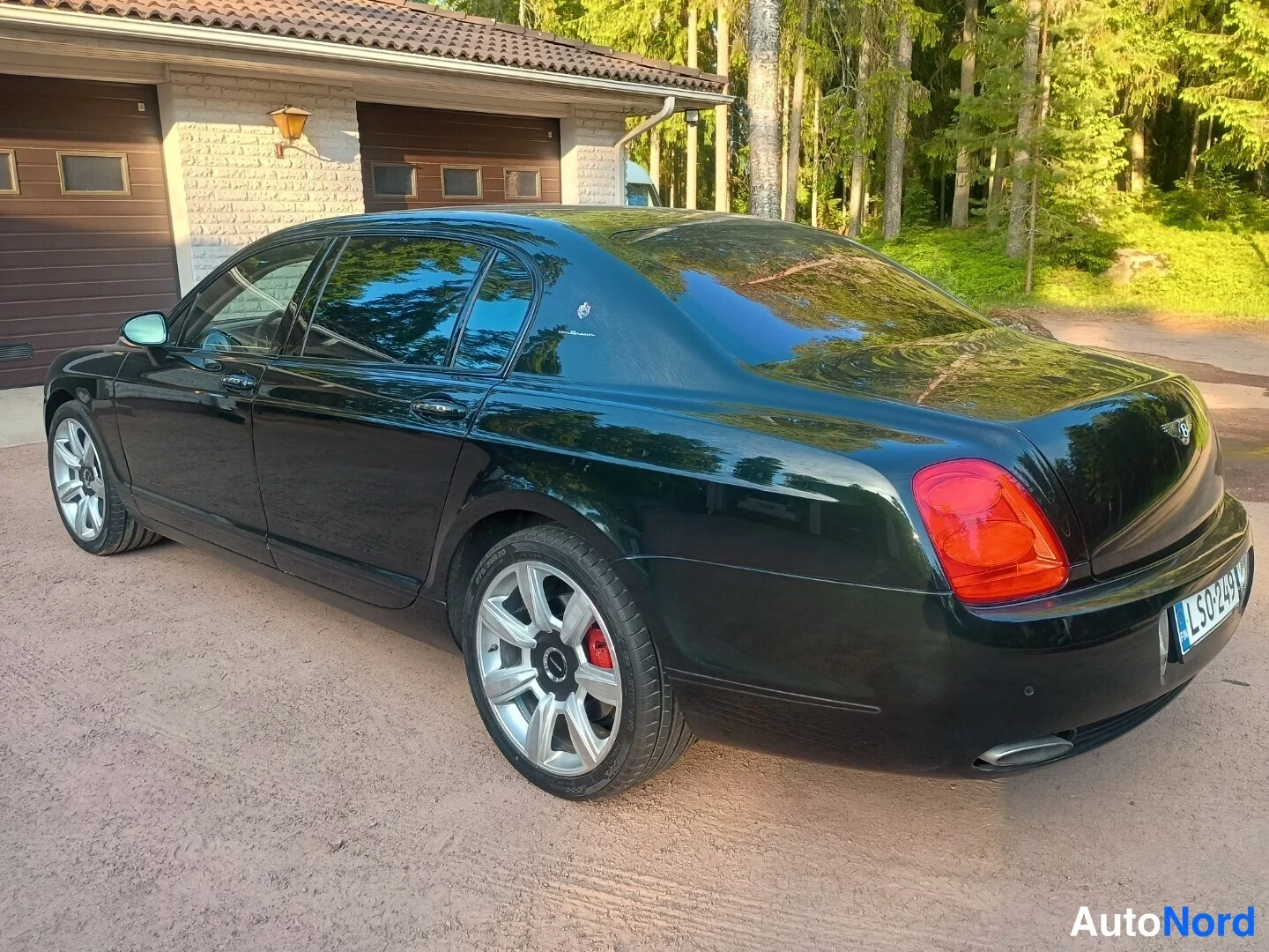 Vihreä Bentley Continental Flying Spur 2006, takaviisto, kuva 8