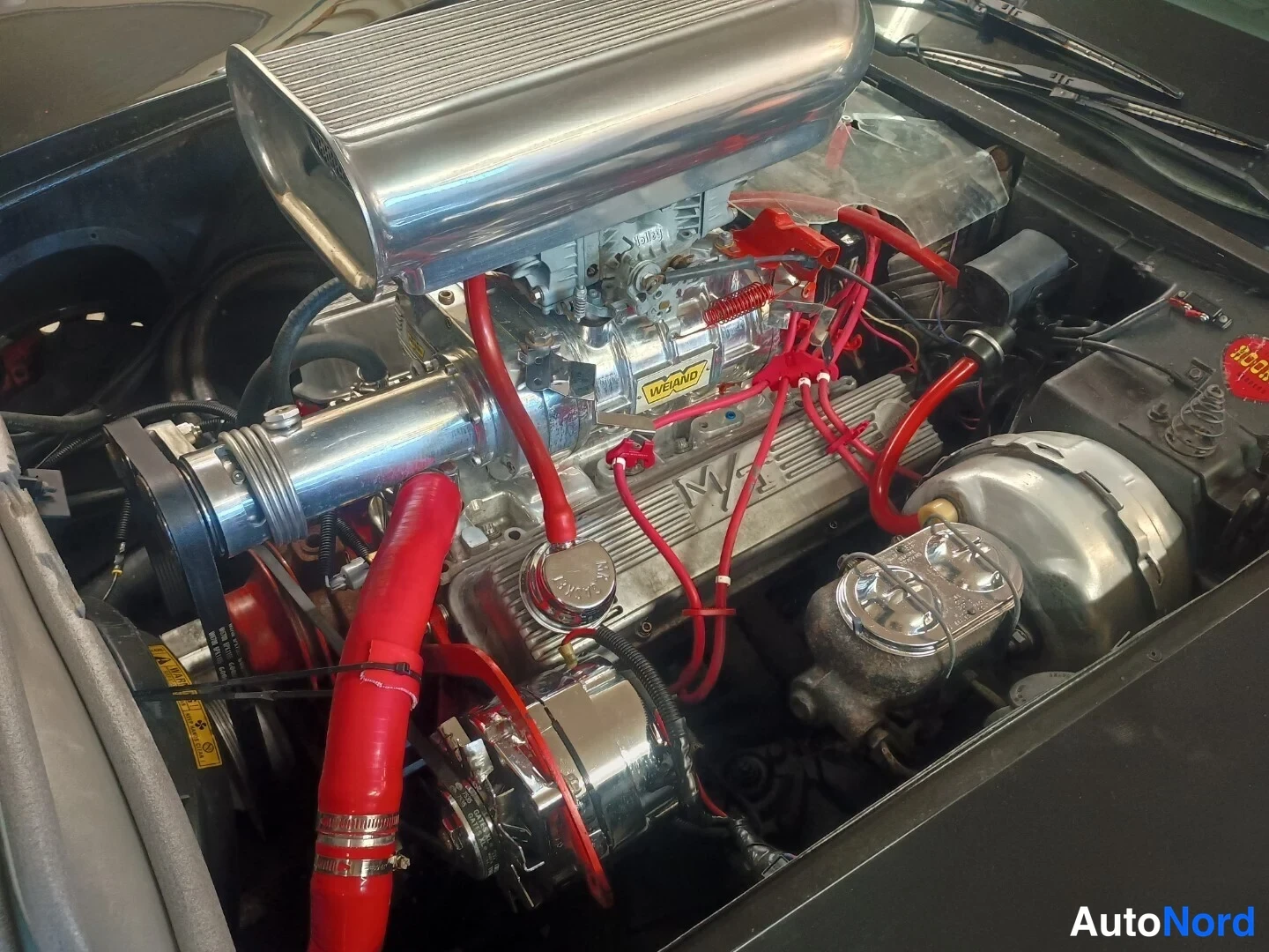 Musta Chevrolet Corvette 1975, kuva 12
