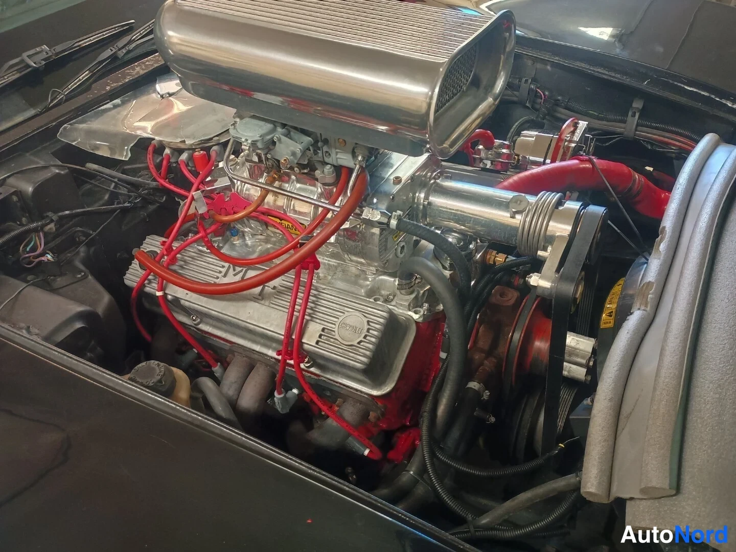 Musta Chevrolet Corvette 1975, kuva 14