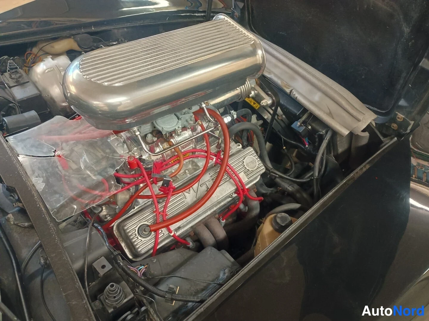 Musta Chevrolet Corvette 1975, kuva 15