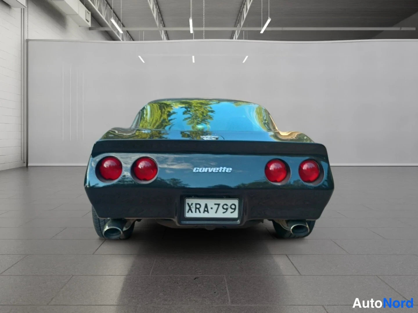 Musta Chevrolet Corvette 1975, takaa, kuva 7