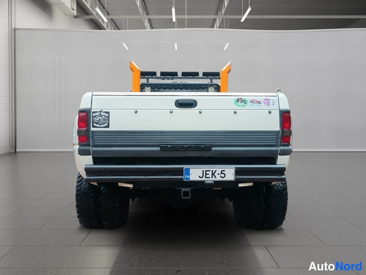Valkoinen Dodge Ram 3500 1995, takaa, kuva 8