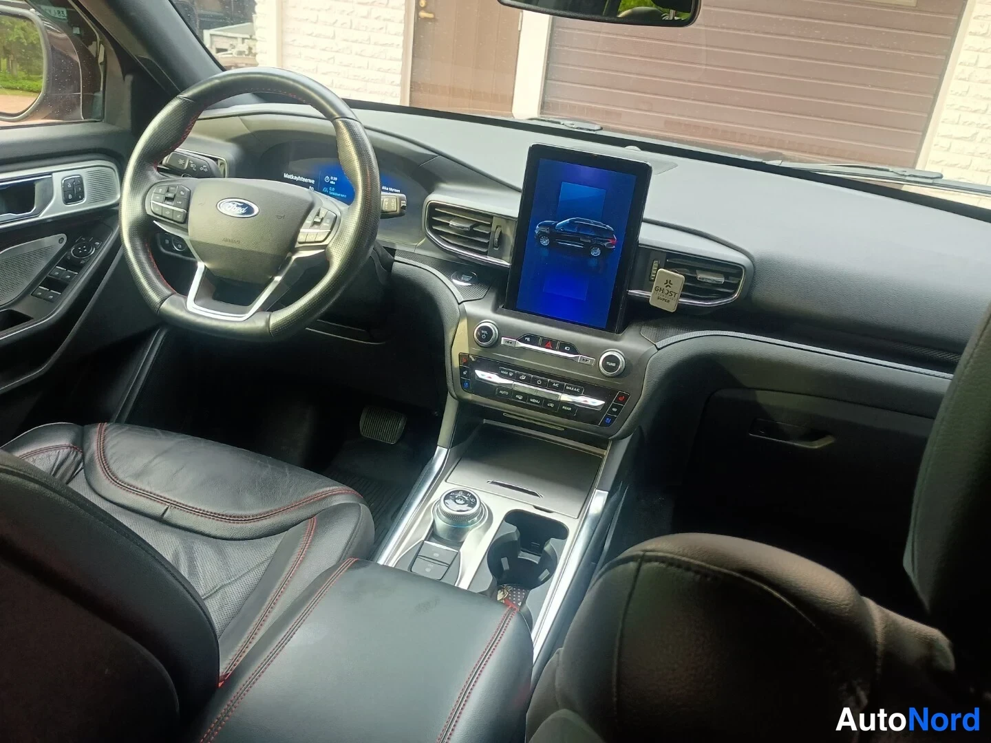Musta Ford Explorer 2021, kuva 14