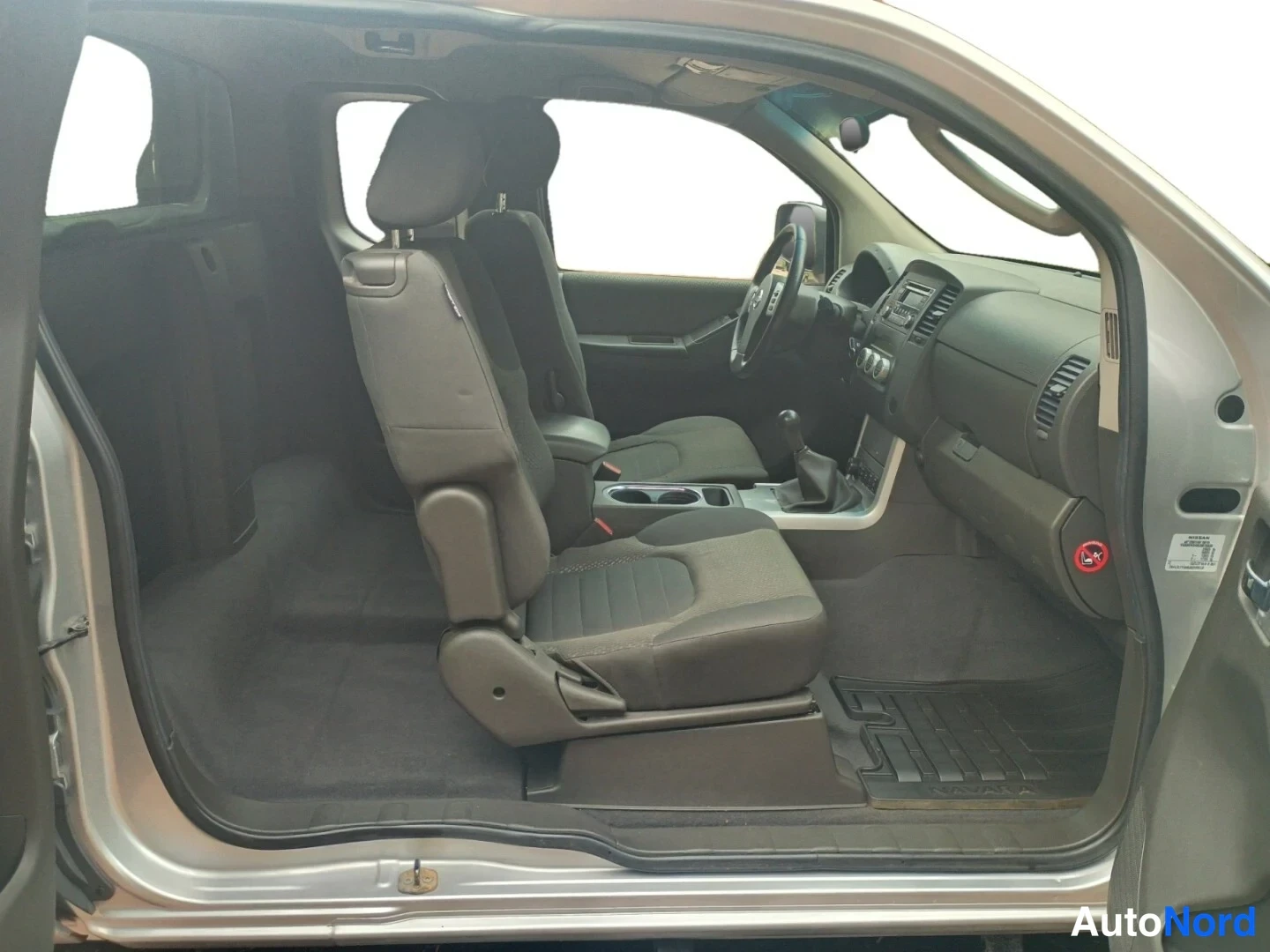 Hopea Nissan Navara 2013, kuva 12