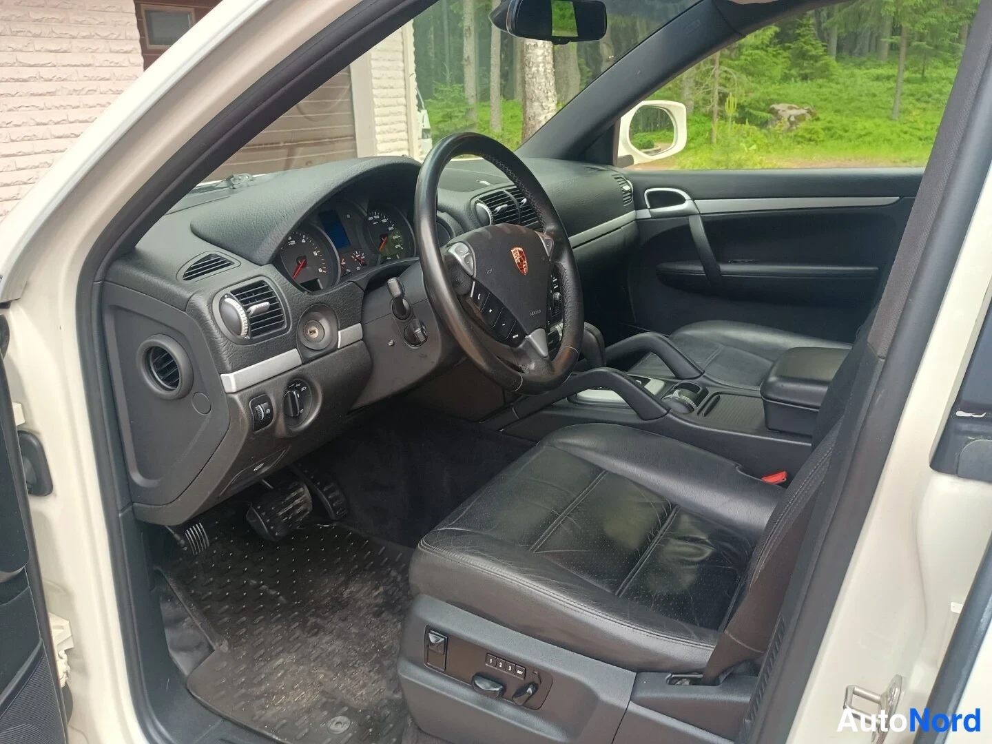 Valkoinen Porsche Cayenne 2010, kuva 13
