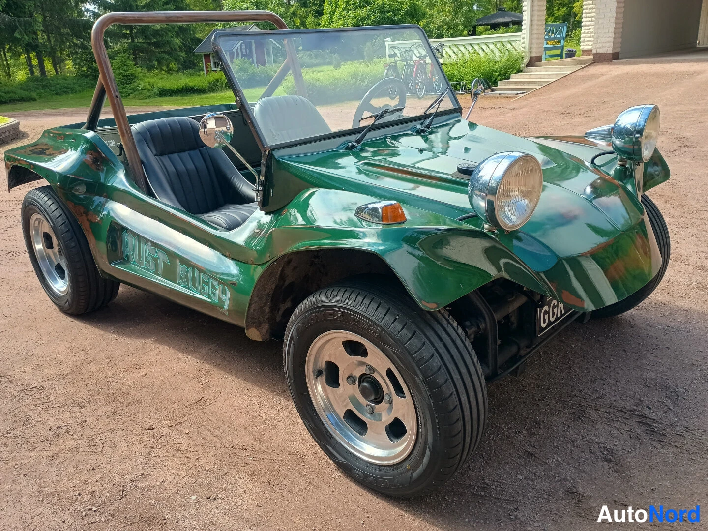 Vihreä Volkswagen Kupla 1967, etuviisto, keula oikealle, kuva 3
