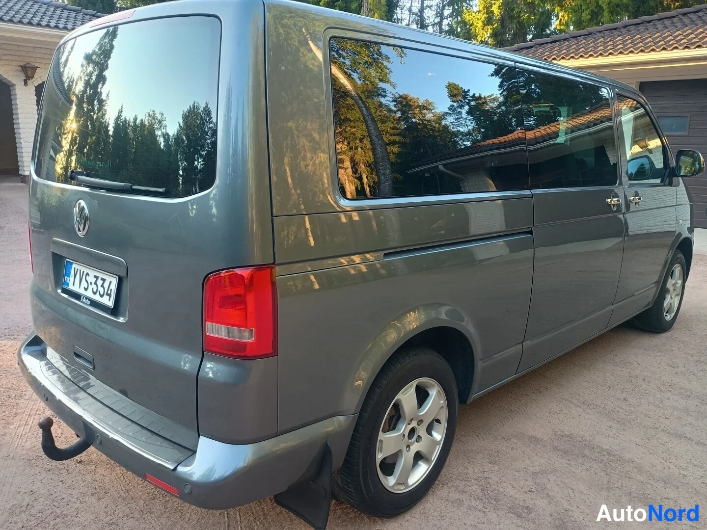 Harmaa Volkswagen Transporter CARAVELLE 2010, takaviisto, kuva 7