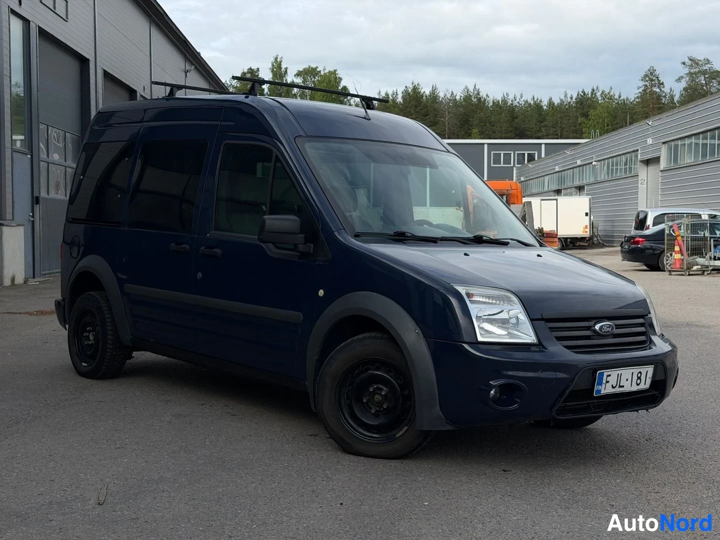 Sininen Ford Tourneo Connect 2009, etuviisto, keula oikealle, kuva 2
