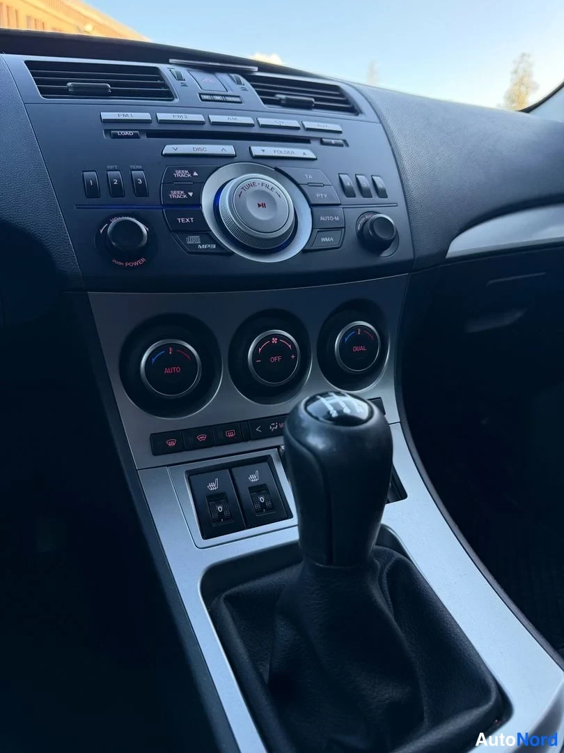 Musta Mazda 3 2010, kuva 7