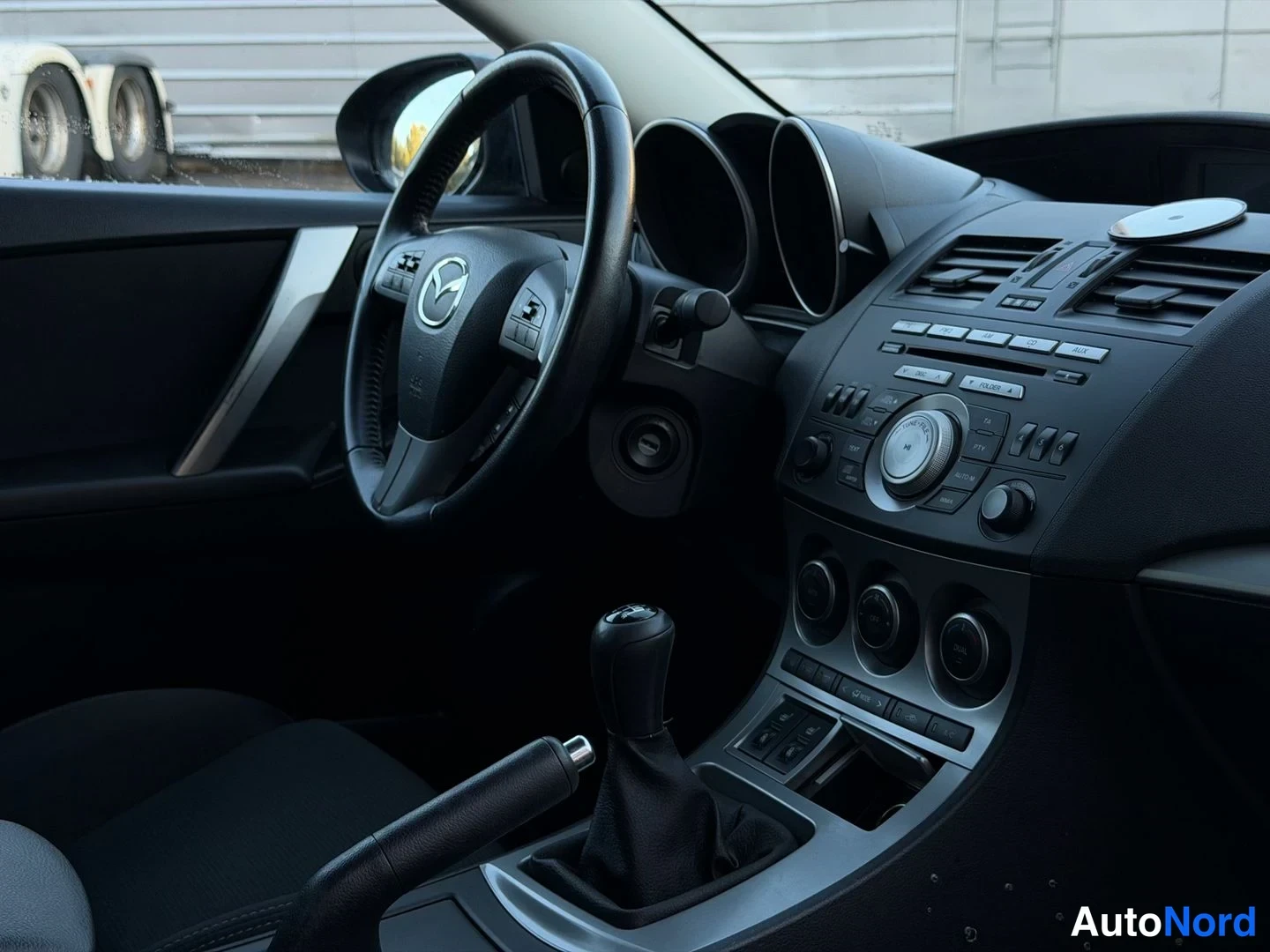 Musta Mazda 3 2010, kuva 13