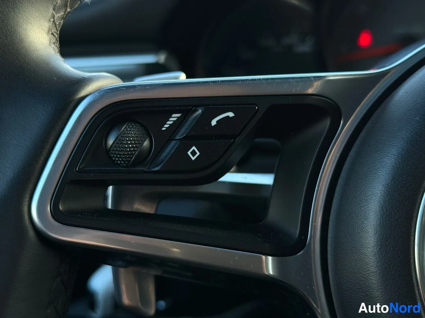 Valkoinen Porsche Macan 2014, kuva 9