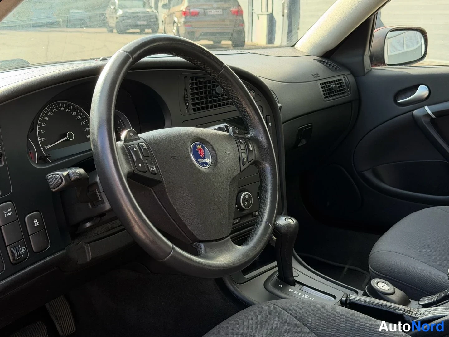 Punainen Saab 9-5 2006, kuva 8