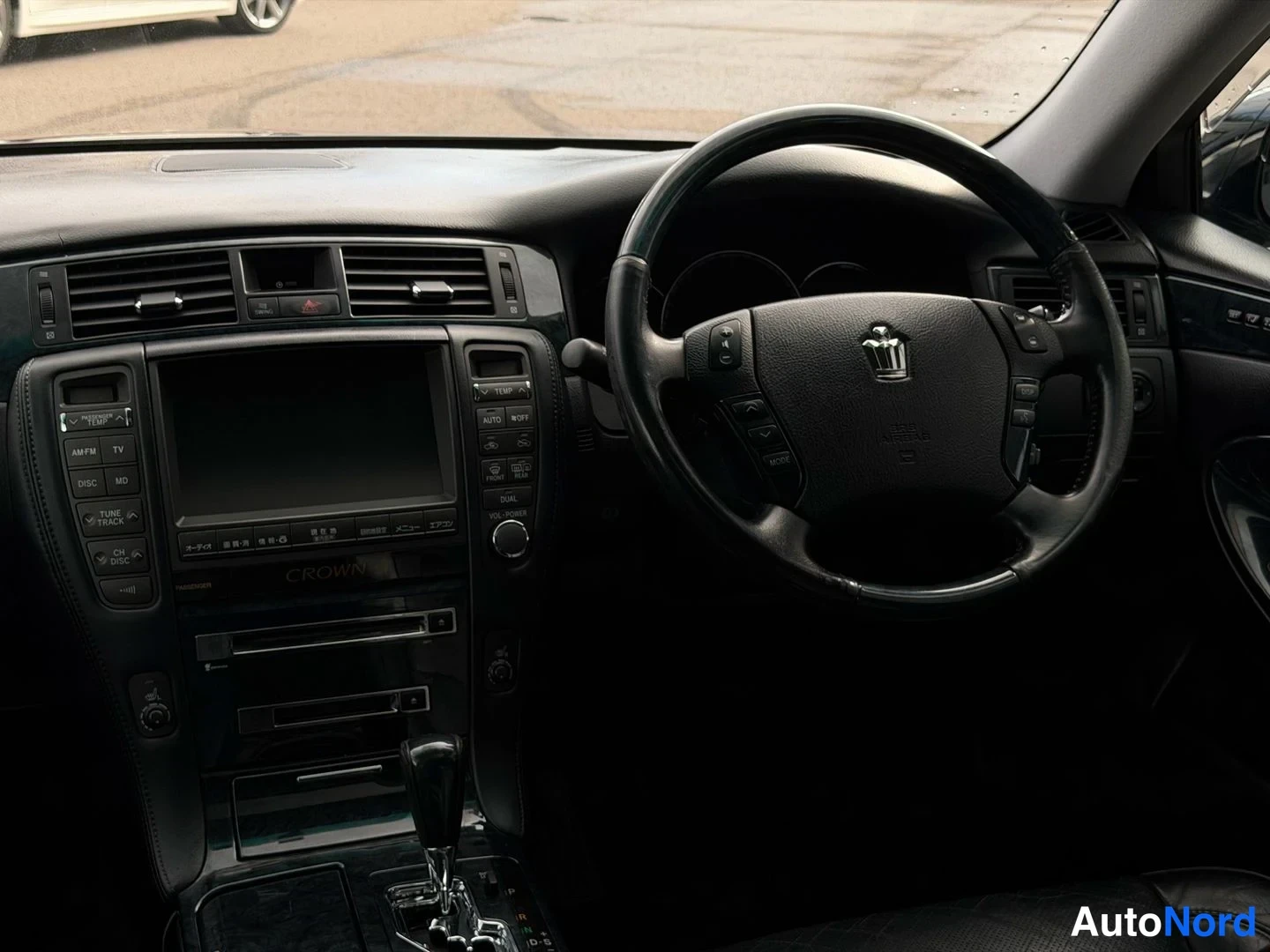 Musta Toyota Crown 2006, kuva 11