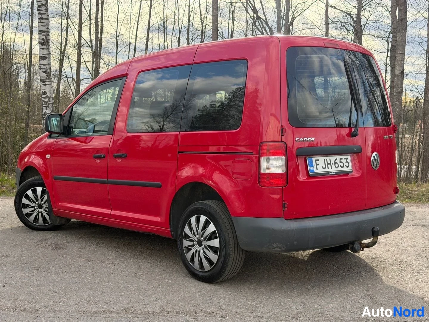Punainen Volkswagen Caddy Life 2009, takaviisto, kuva 3