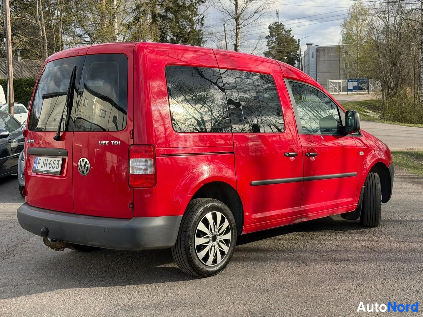 Punainen Volkswagen Caddy Life 2009, takaviisto, kuva 4