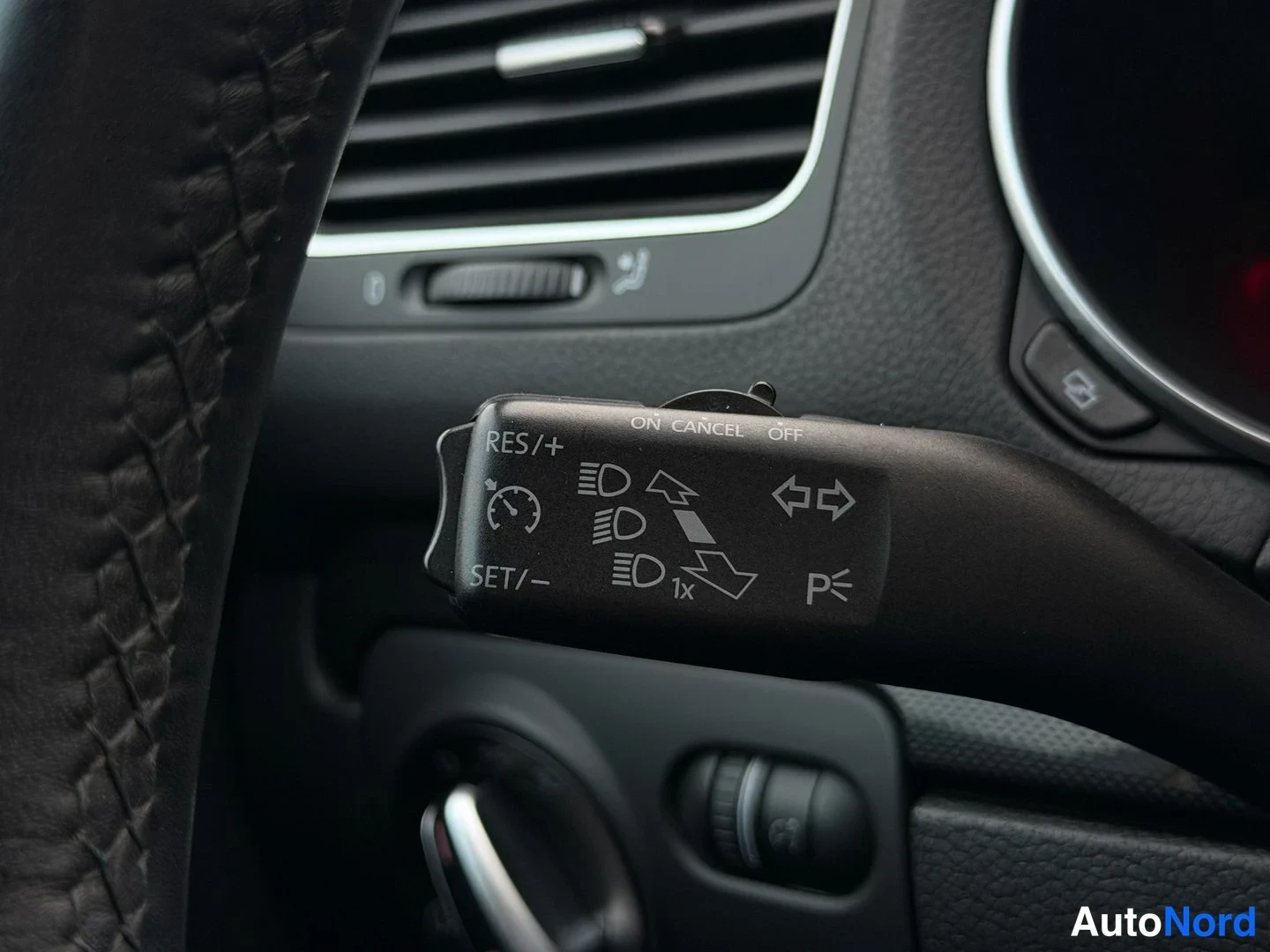 Hopea Volkswagen Golf 2011, kuva 10