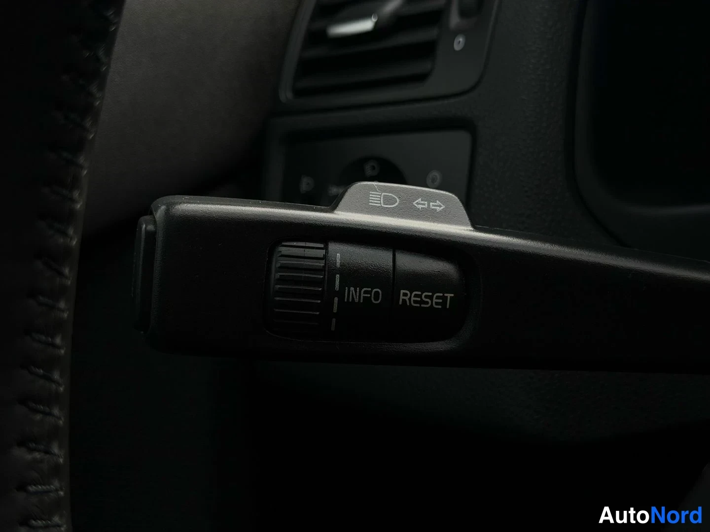 Grå Volvo S40 2008, bild 15