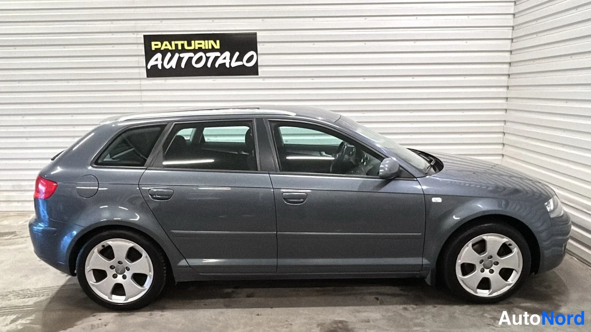 Musta Audi A3 2004, sivulta, kuva 4