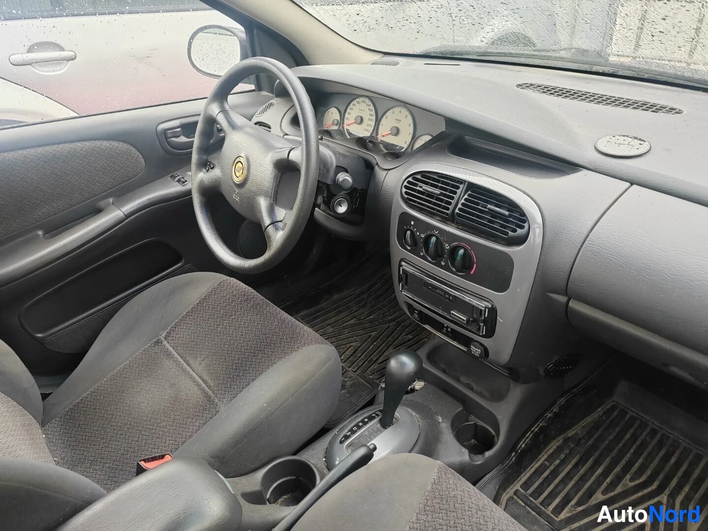 Punainen Chrysler Neon 2000, kuva 17
