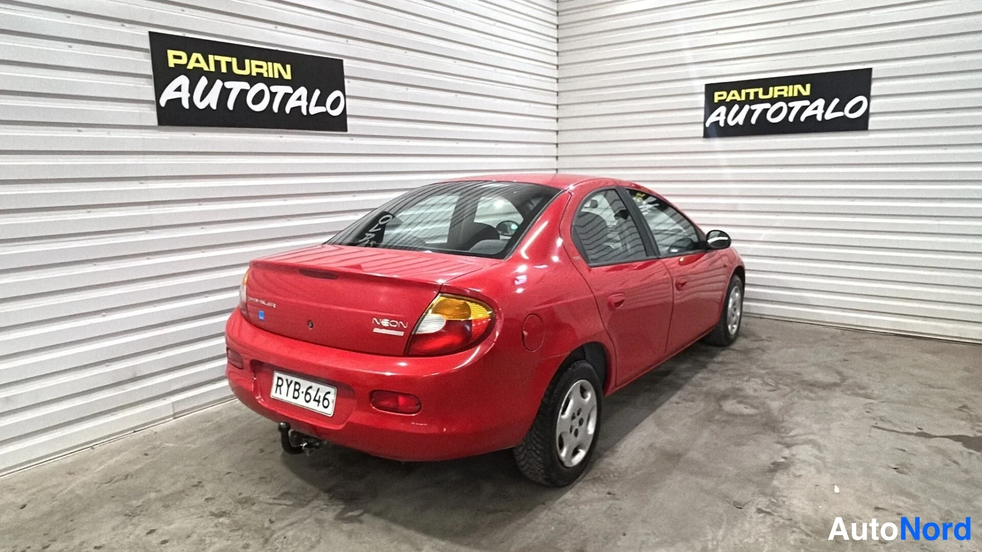 Punainen Chrysler Neon 2000, takaviisto, kuva 7