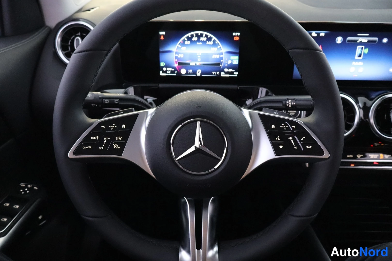 Musta Mercedes-Benz GLA 2026, kuva 11