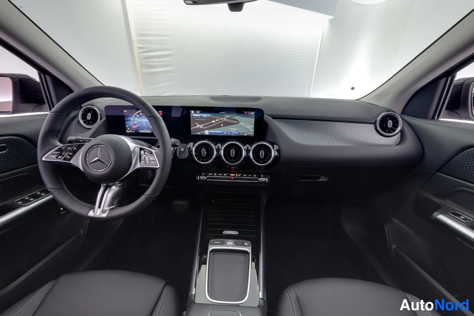 Musta Mercedes-Benz GLA 2026, kuva 7