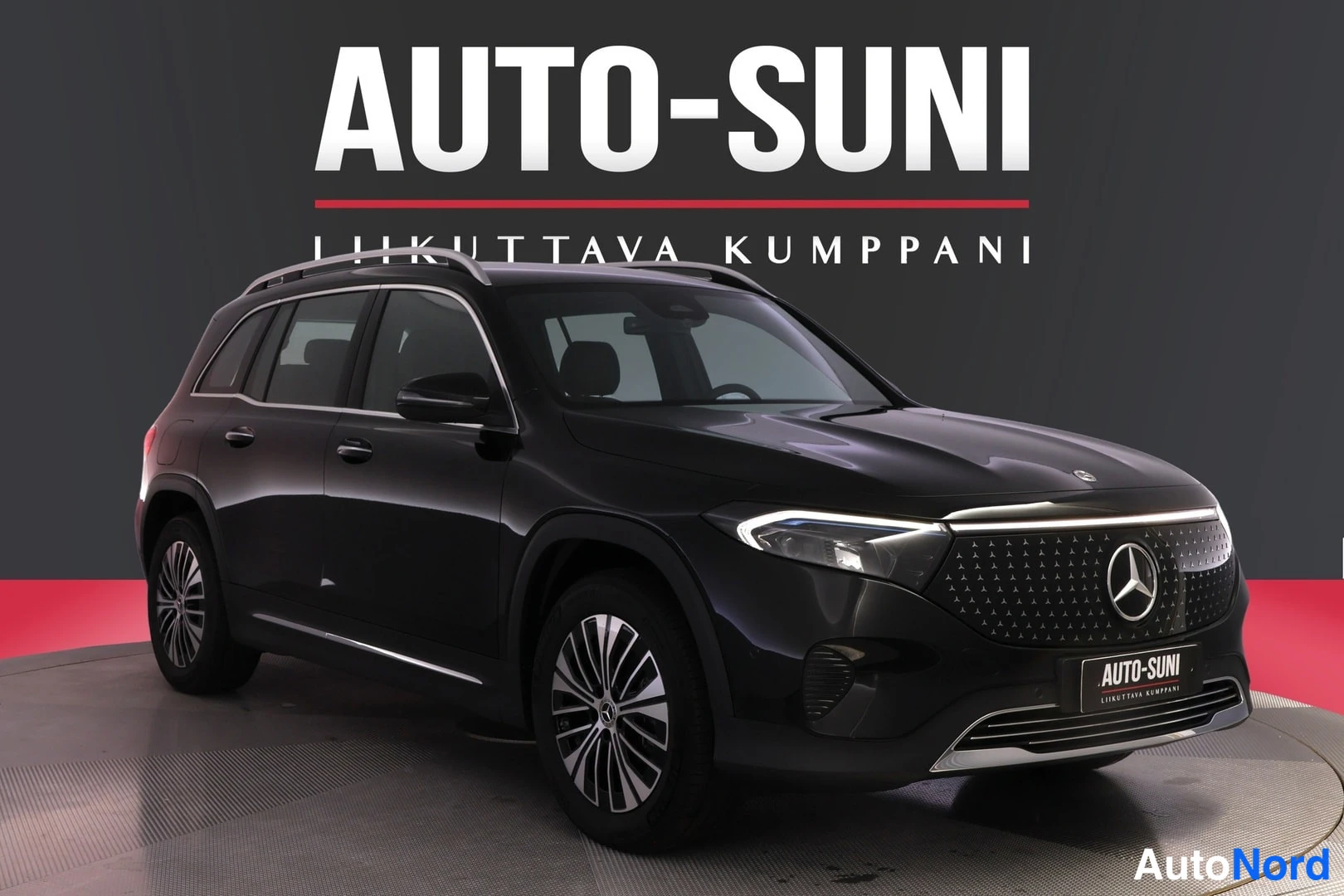 Hopea Mercedes-Benz EQB 2026, etuviisto, keula oikealle, kuva 2