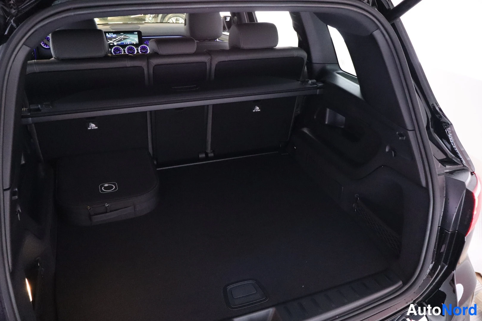 Hopea Mercedes-Benz EQB 2026, kuva 28