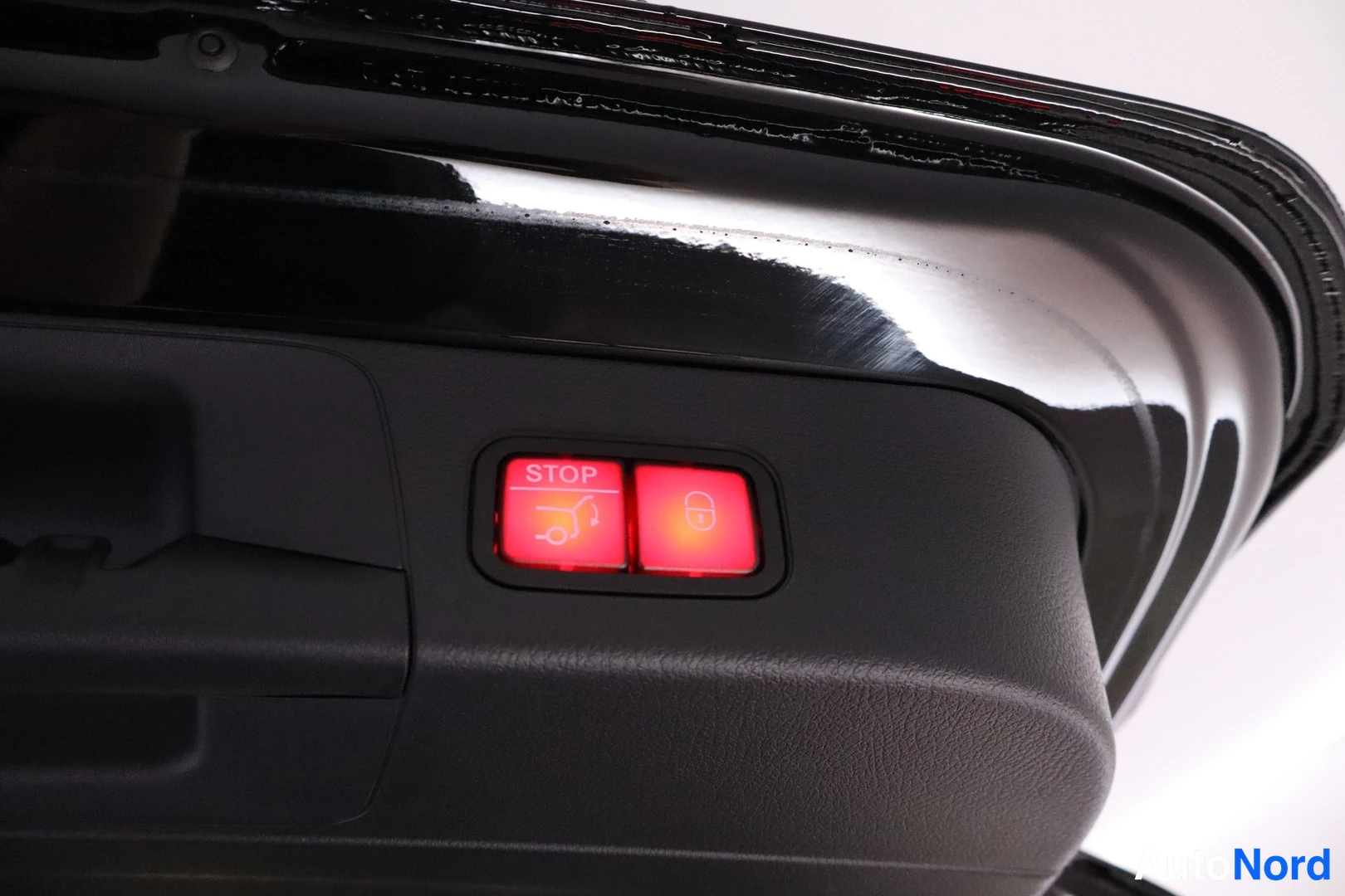 Hopea Mercedes-Benz EQB 2026, kuva 29