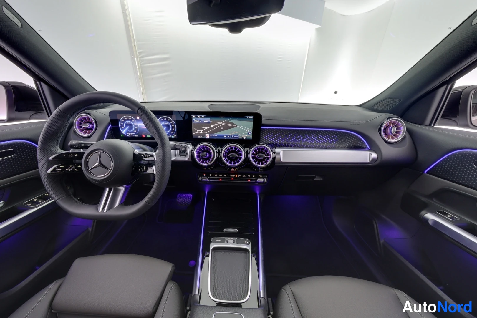 Hopea Mercedes-Benz EQB 2026, kuva 7