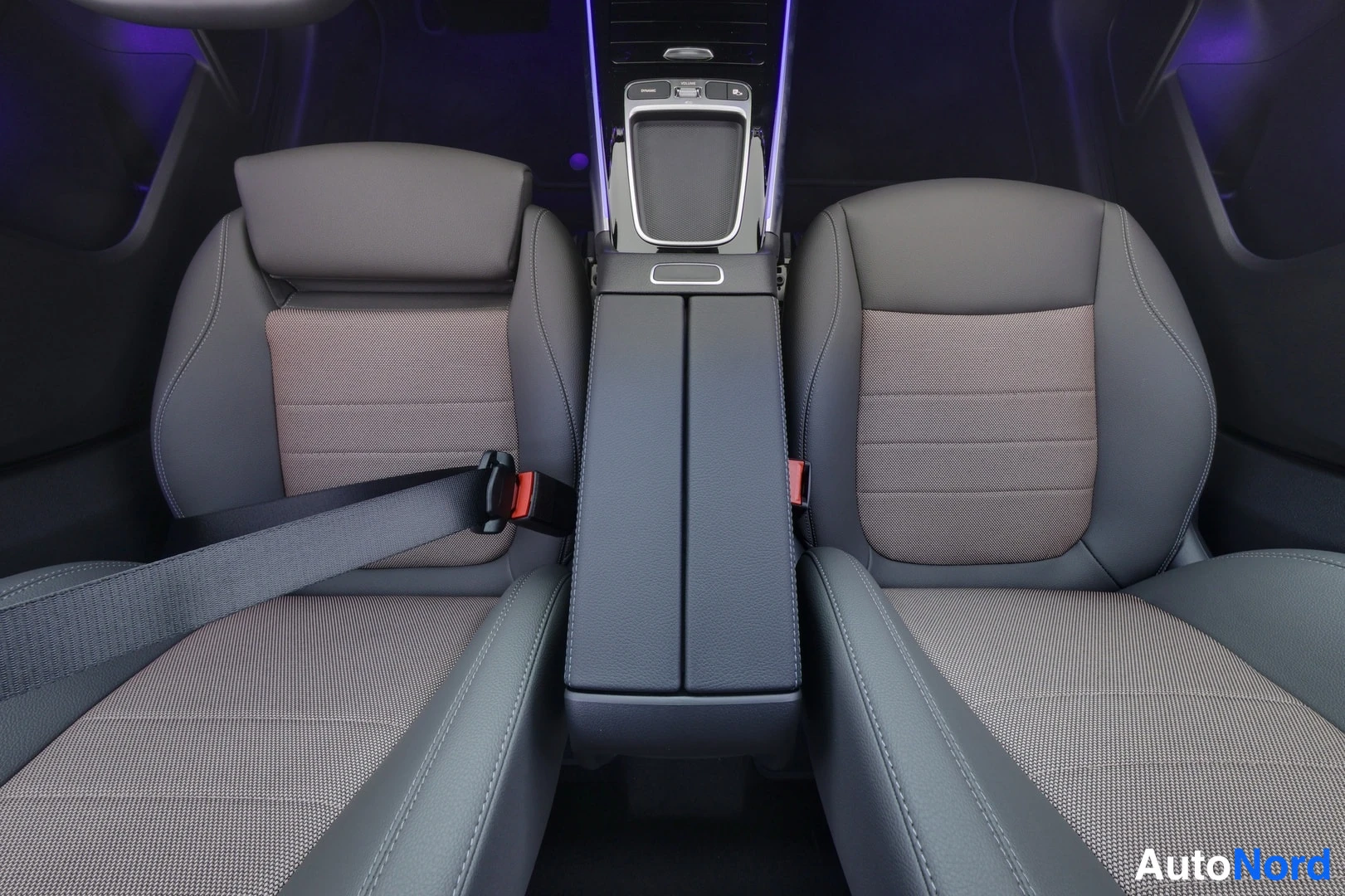 Hopea Mercedes-Benz EQB 2026, kuva 9