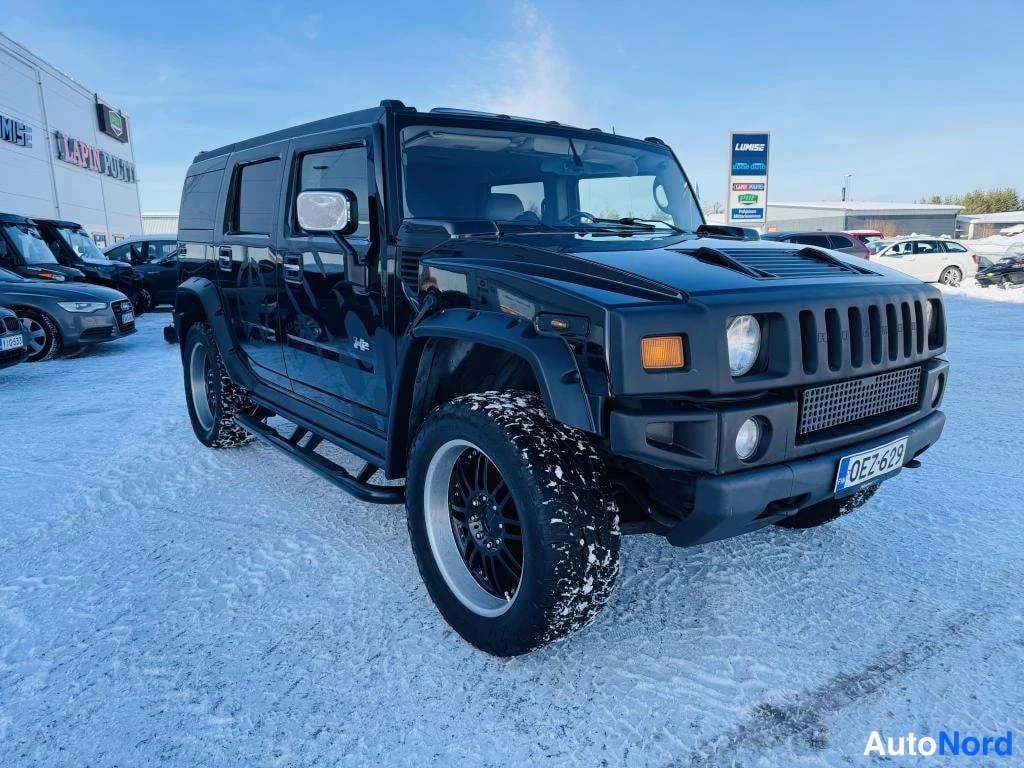 Musta Hummer H2 2002, etuviisto, keula oikealle, kuva 2