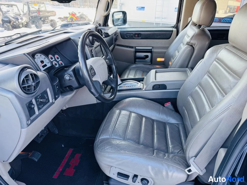 Musta Hummer H2 2002, kuva 10