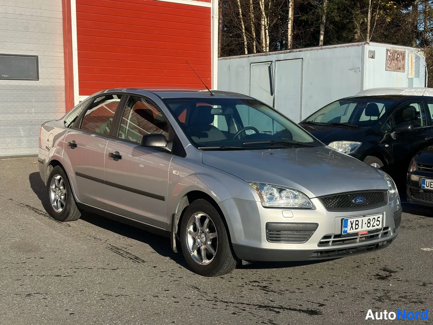 Hopea Ford Focus 2006, etuviisto, keula oikealle, kuva 2