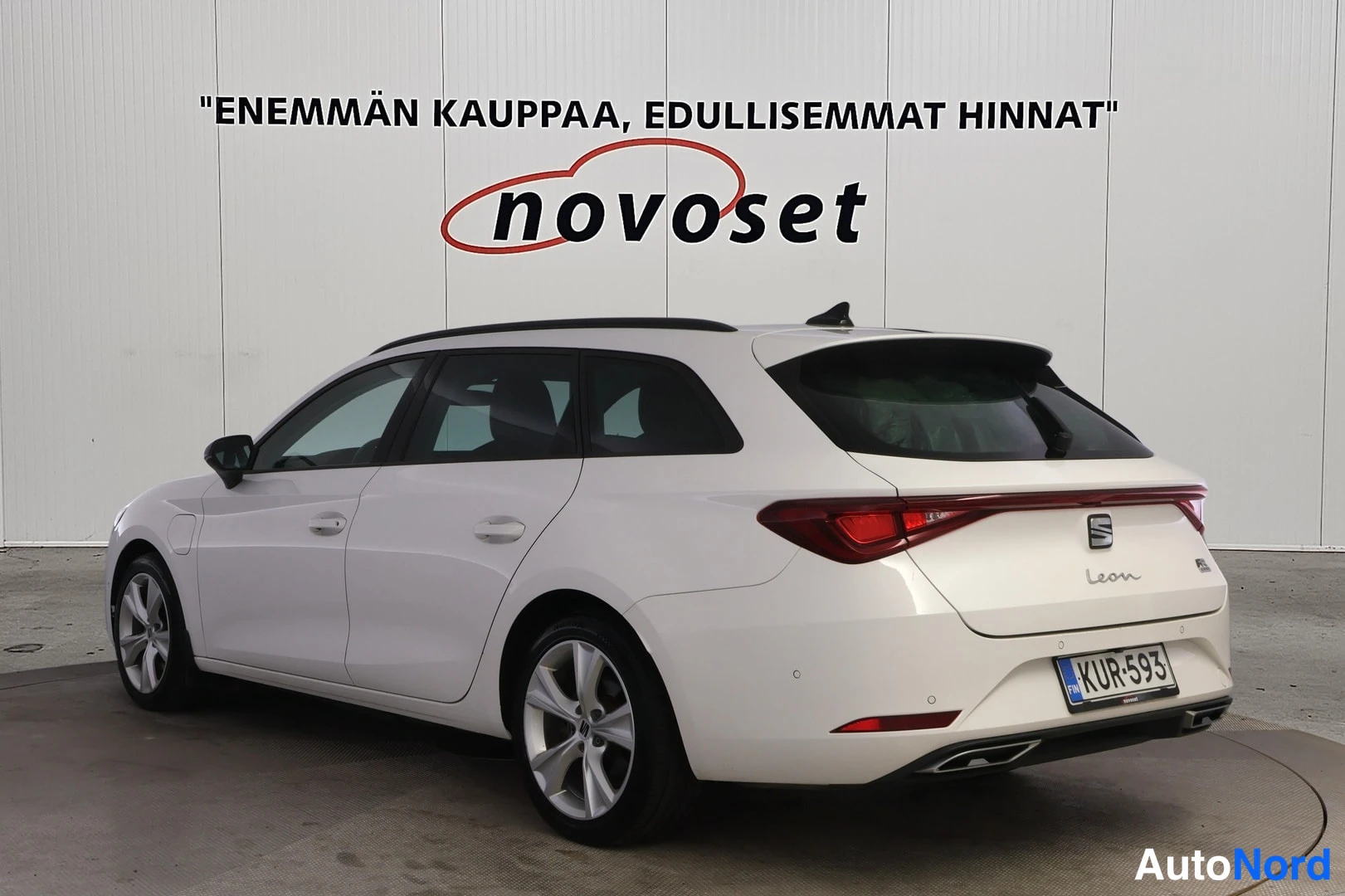 Valkoinen Seat Leon Sportstourer 2020, takaviisto, kuva 4