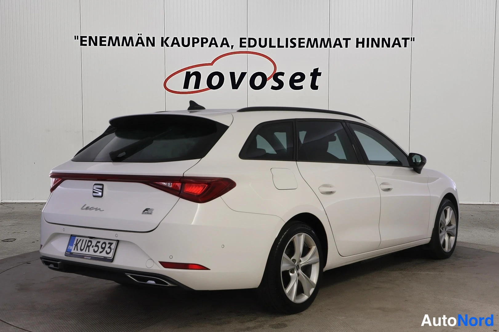 Valkoinen Seat Leon Sportstourer 2020, takaviisto, kuva 5