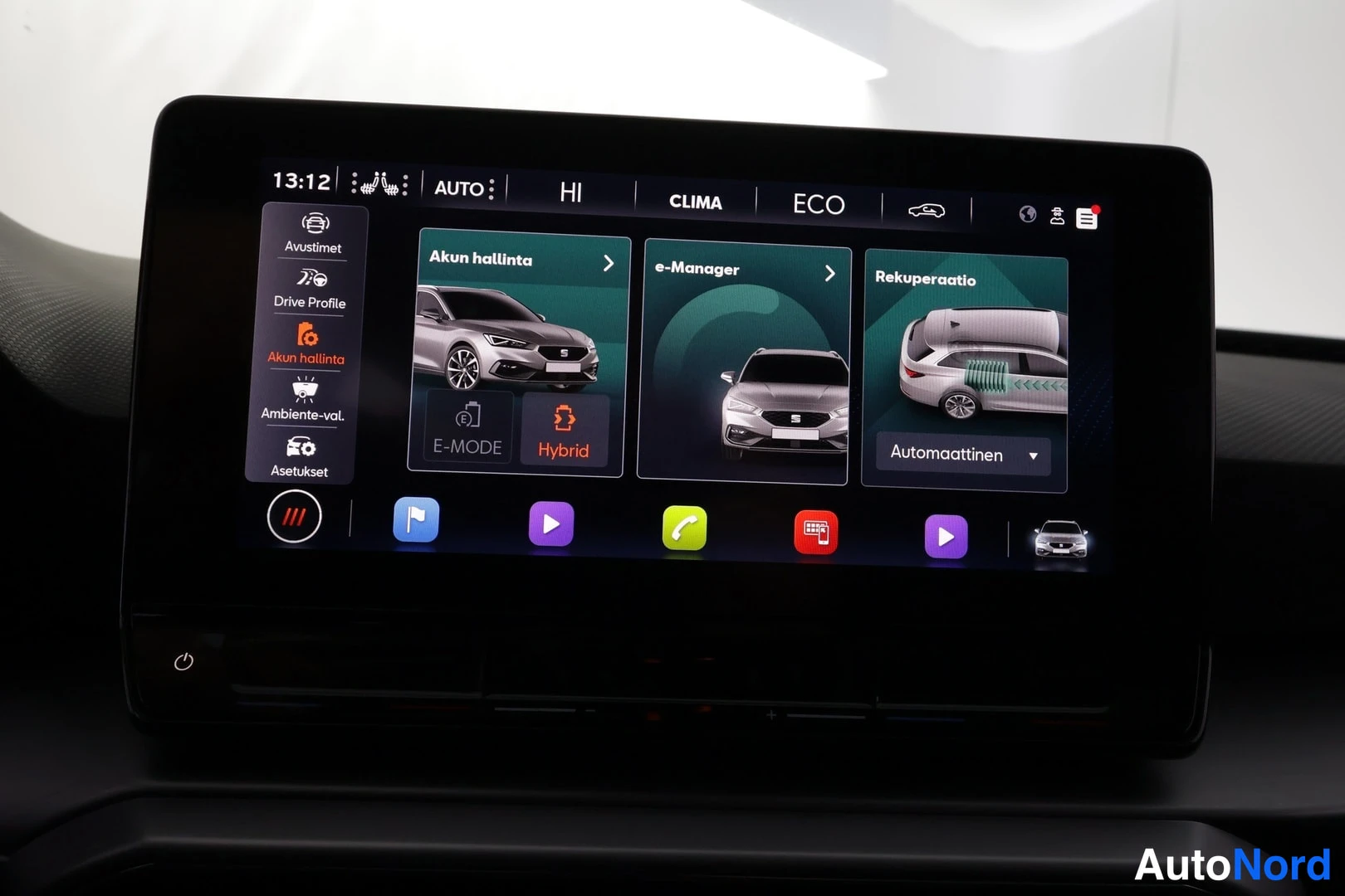 Valkoinen Seat Leon Sportstourer 2020, yksityiskohta, kuva 35