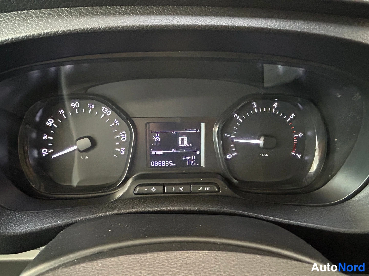Valkoinen Toyota Proace 2019, kuva 13