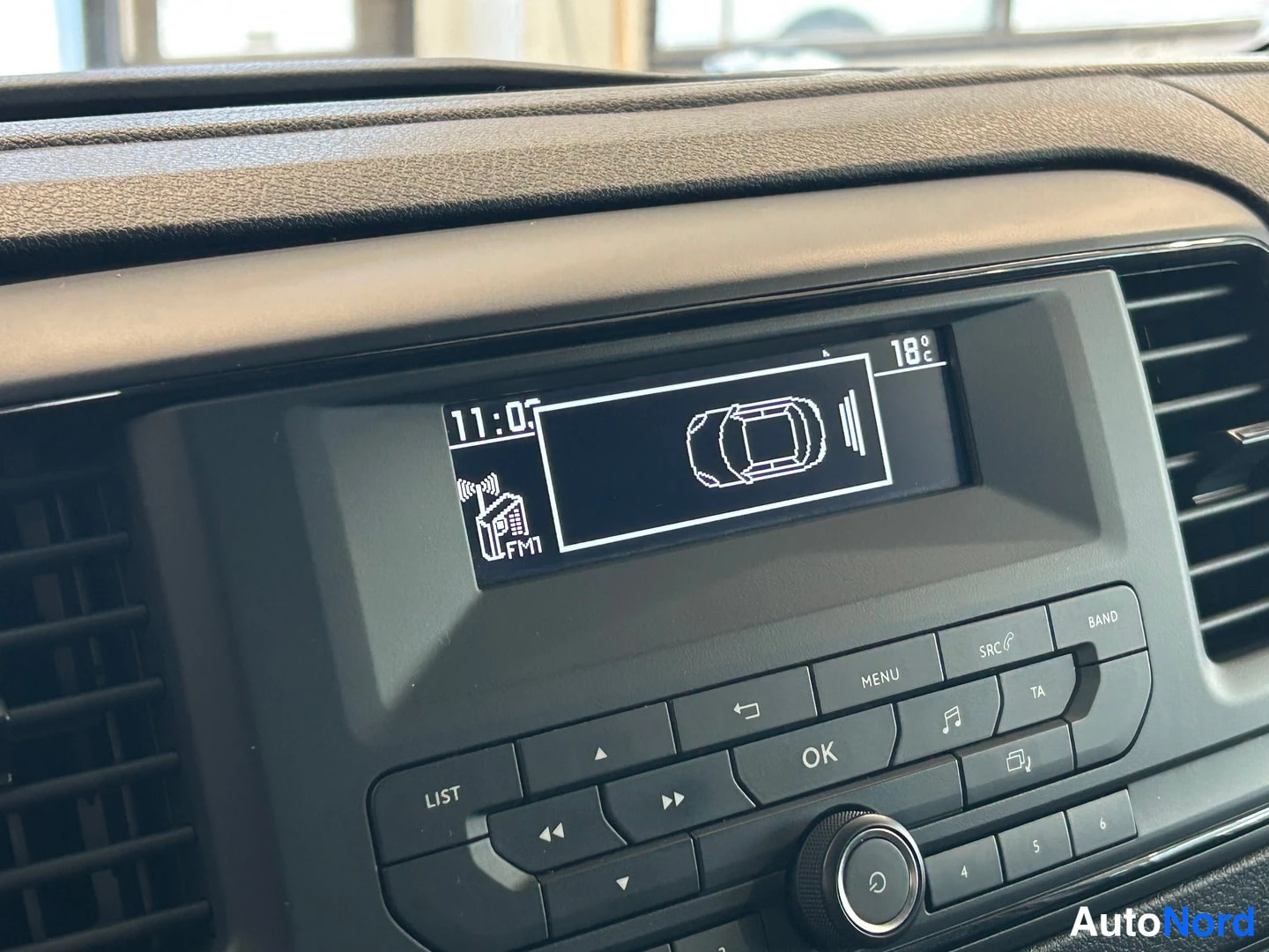 Valkoinen Toyota Proace 2019, kuva 15