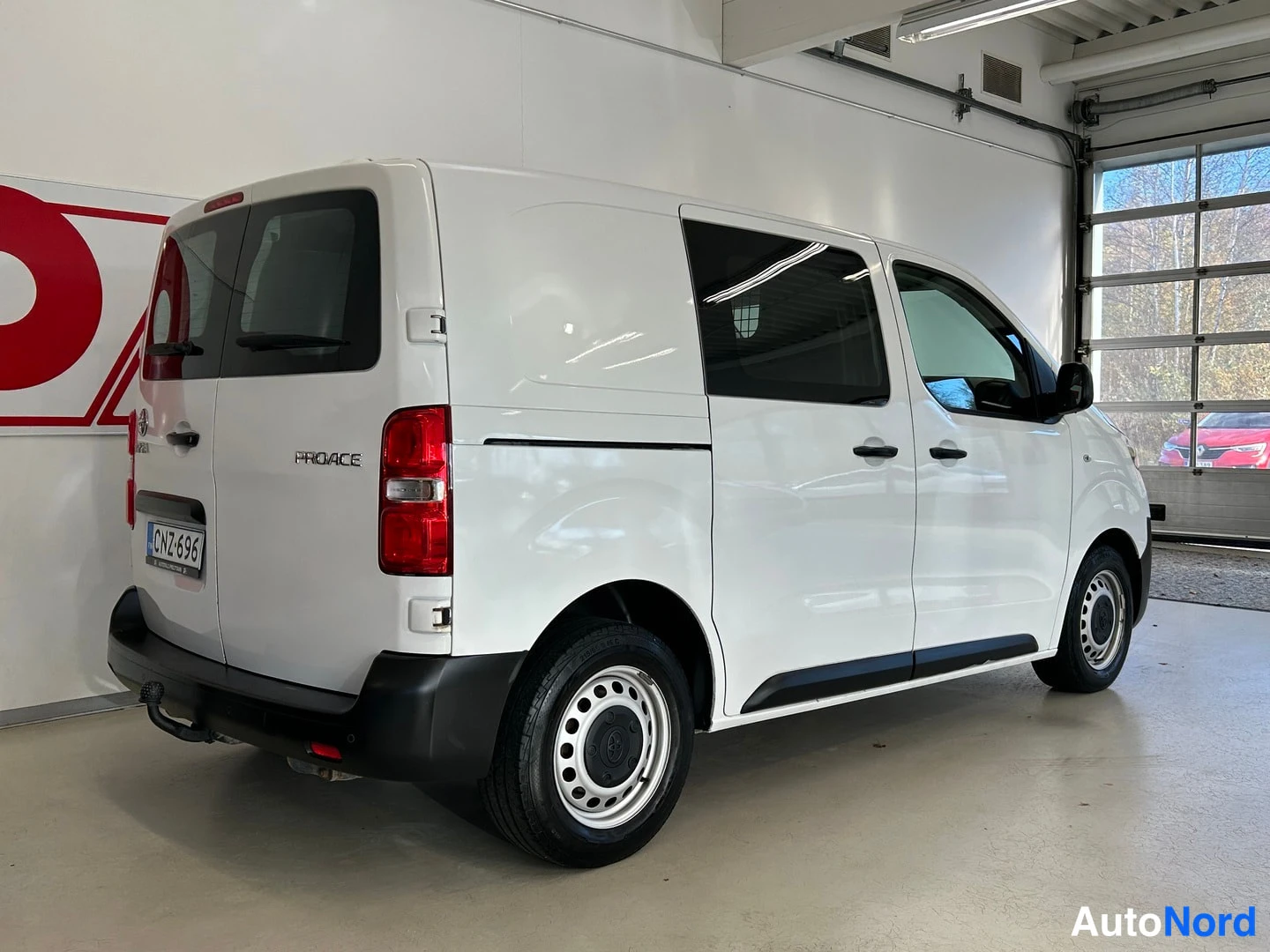 Valkoinen Toyota Proace 2019, takaviisto, kuva 8