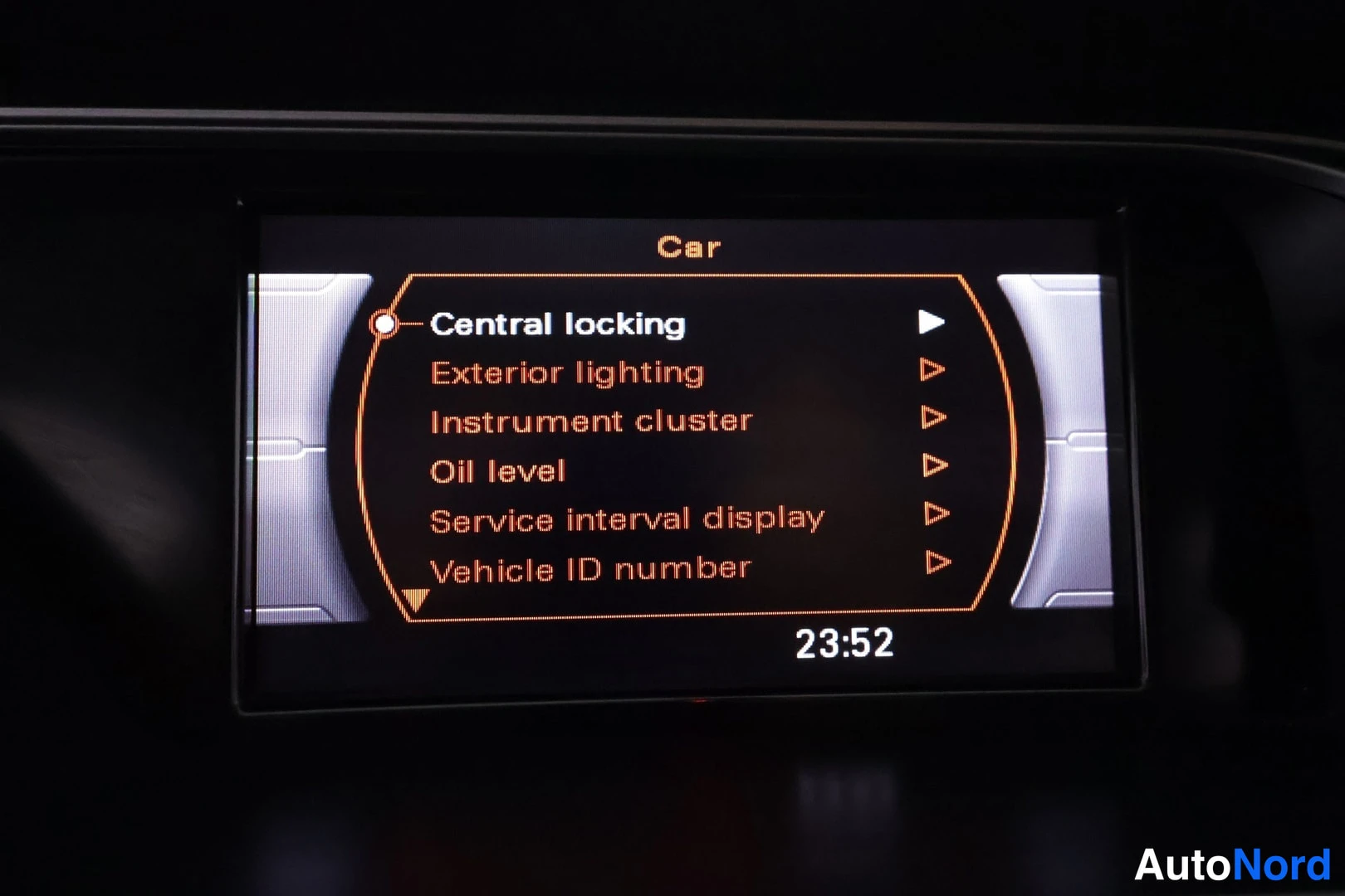Valkoinen Audi A4 2010, kuva 26