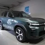 Vihreä Dacia Bigster 2026, etuviisto, keula oikealle, kuva 7