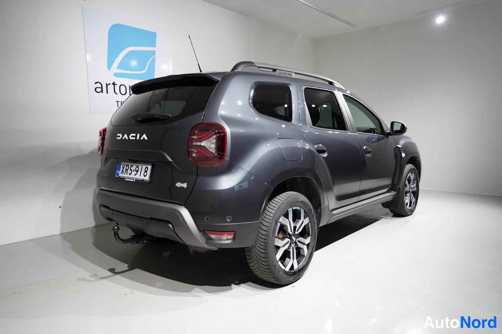 Blue Dacia Duster 2023, rear three-quarter, photo 9