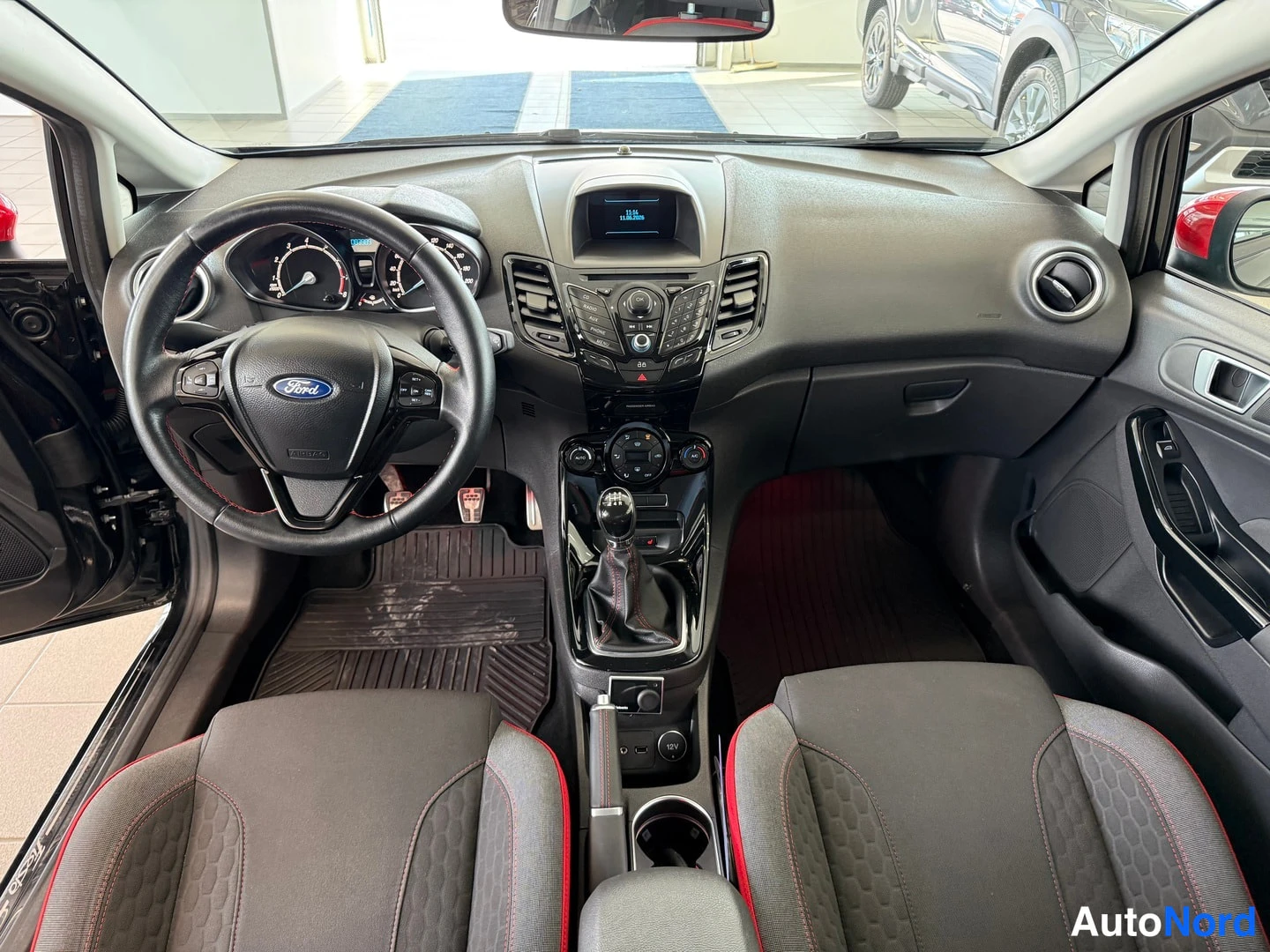 Musta Ford Fiesta 2015, kuva 30
