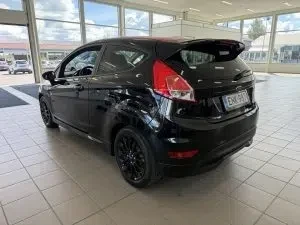 Musta Ford Fiesta 2015, takaviisto, kuva 22
