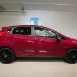 Punainen Ford Fiesta 2014, sivulta, kuva 18