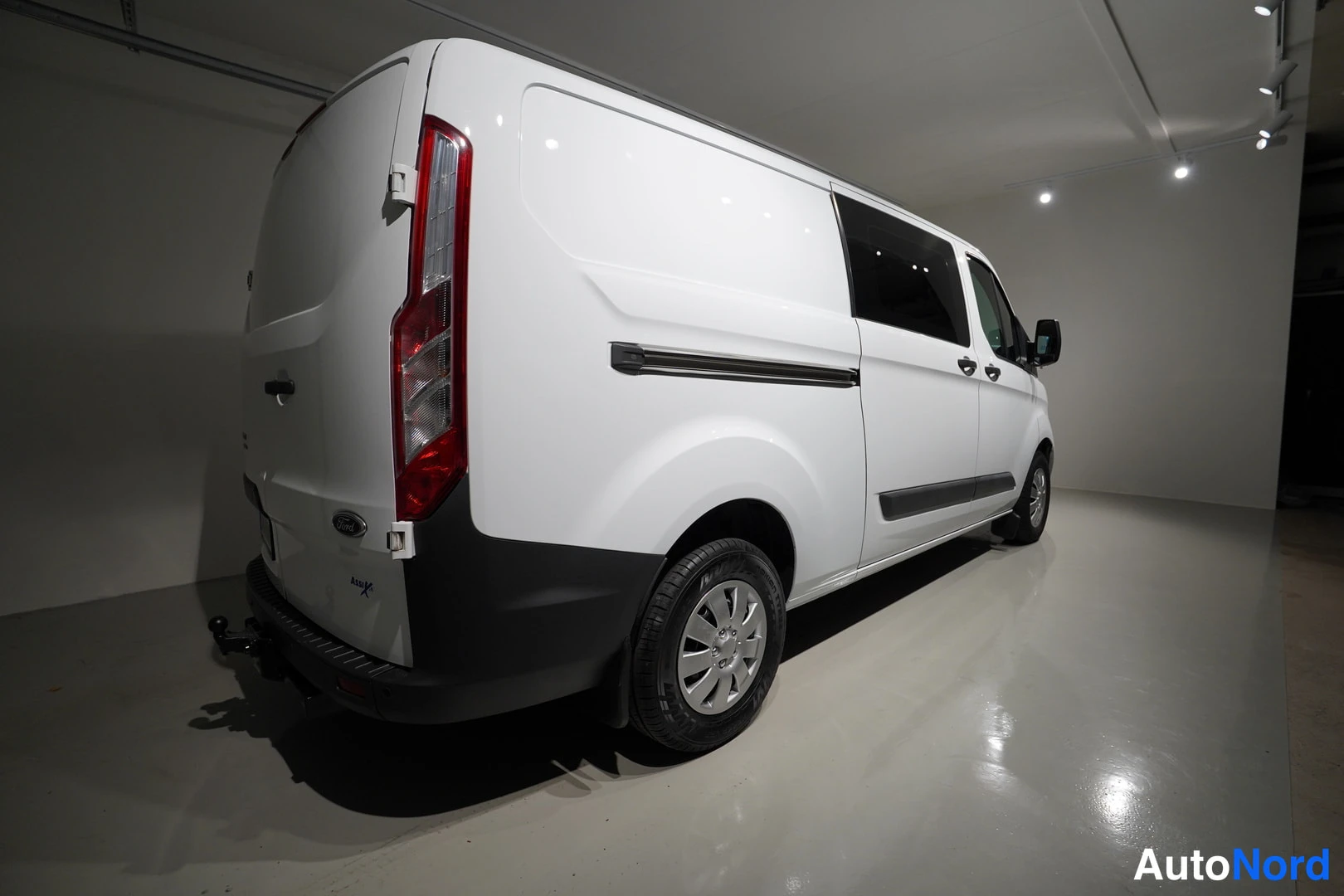 Valkoinen Ford Transit Custom 2018, takaviisto, kuva 13
