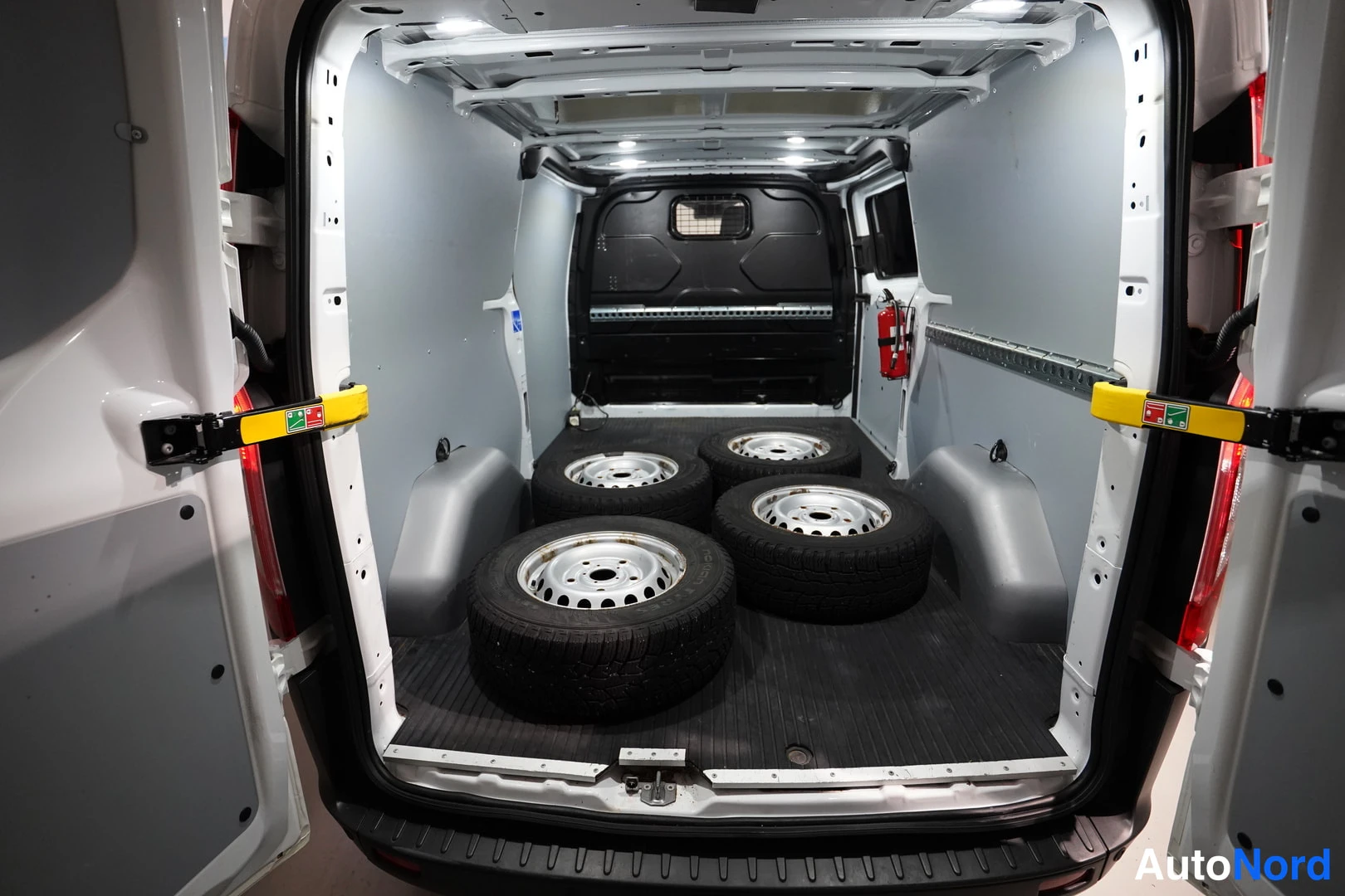 Valkoinen Ford Transit Custom 2018, takaa, kuva 14